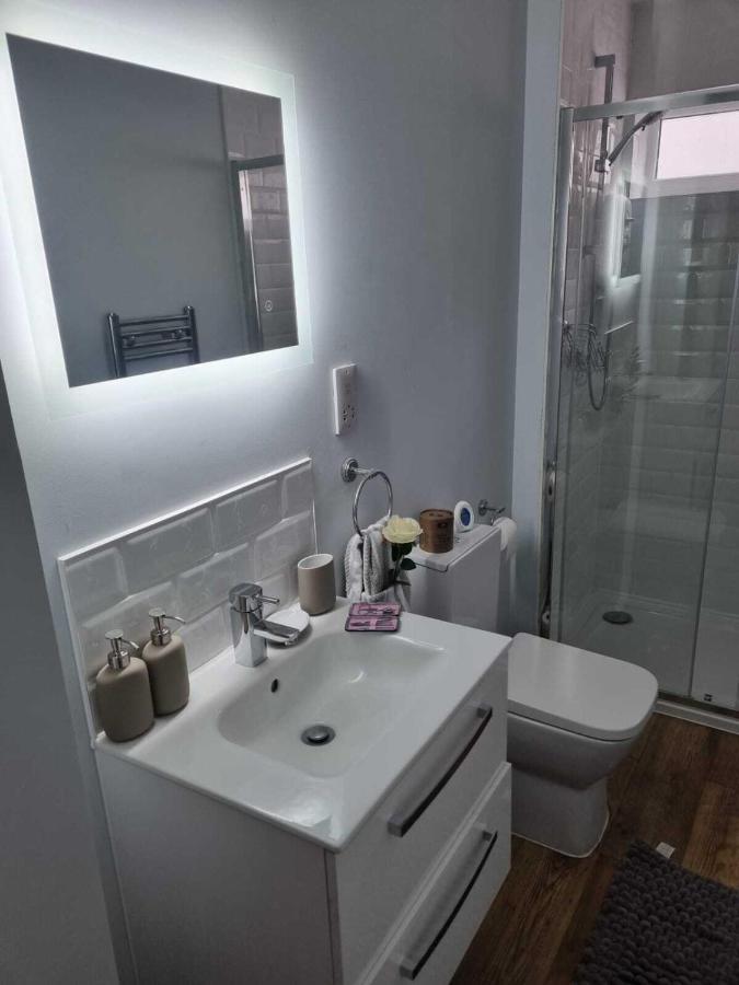 Serene Getaway Apartments Maidstone Bagian luar foto